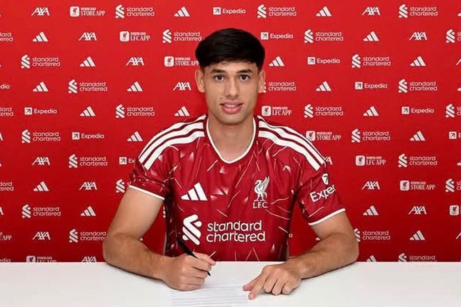 Liverpool re-sign young midfielder Patrik Farkas from Blackburn Rovers
