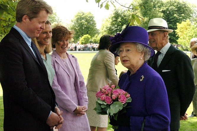 Royal family news live: Queen Elizabeth offered to restore Diana’s title on day of funeral, Earl Spencer claims