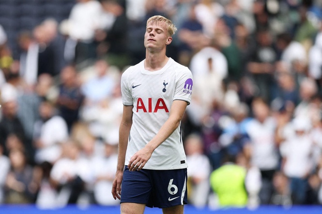 Spurs’ woes continue as they fall into Premier League relegation places
