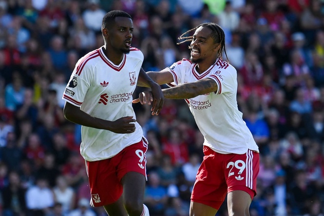 Alexander Isak strike gives Liverpool victory on Andoni Iraola’s return to Bournemouth