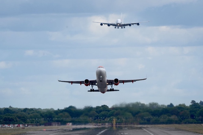 Flights disrupted across north of UK amid air traffic control issue