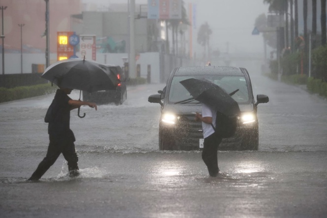 Over 1.6 million people under evacuation order as Typhoon Dujuan batters Japan