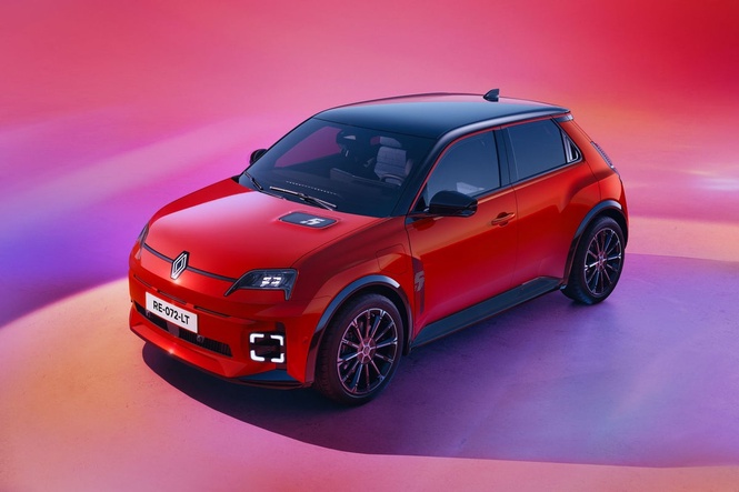 Renault 5 gets more range and tech – without a price rise