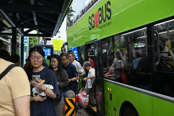 Popular Asian travel hub introduces huge fines for playing loud music on the bus