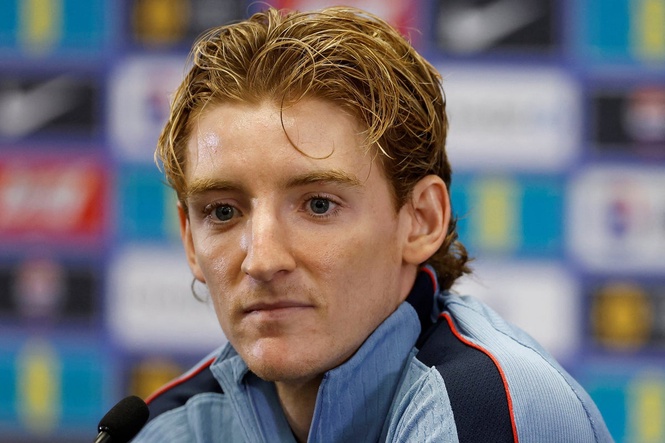 Anthony Gordon: ‘English players can’t keep the ball like Spain. It’s not in our DNA’
