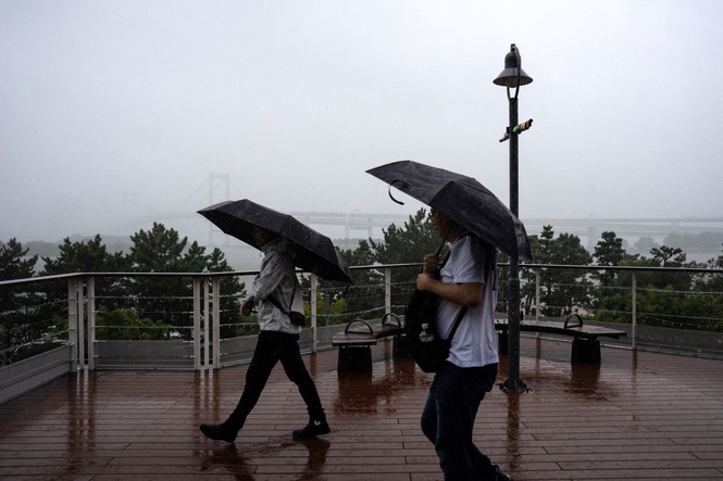 East Coast braces to be slammed by rare September Nor’easter