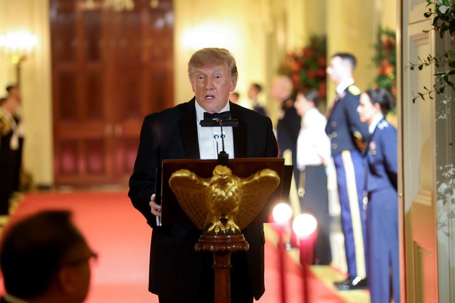 Trump goes ‘off script’ at Xi state dinner to offer China’s communist leader a ‘special treat’