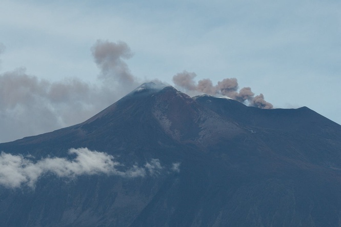 Mount Etna ash continues to cause chaos as Sicilian airport stays shut