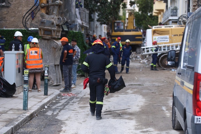 Six dead ‘including British man and US nationals’ after Athens building collapse following explosion
