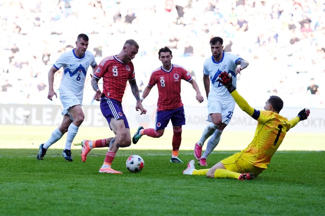 Slovenia v Scotland LIVE: Scot miss chances in goalless draw to begin Pocognoli era