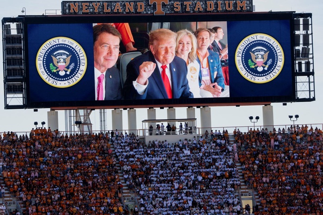Trump leaves Texas vs Tennessee mid-game after Air Force One flyover and worries over comms disruptions