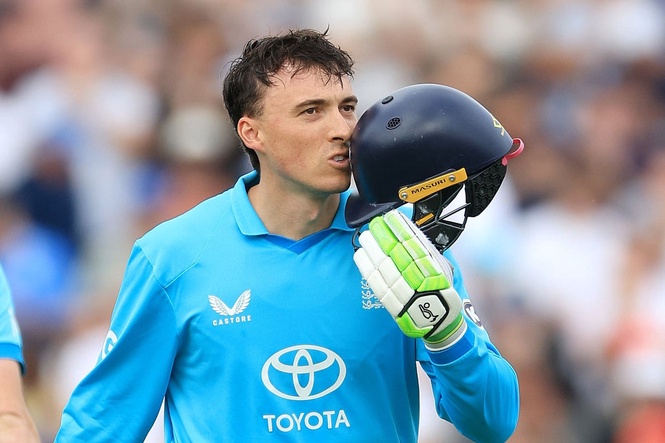 England end turbulent summer by thrashing Sri Lanka after Tom Banton century