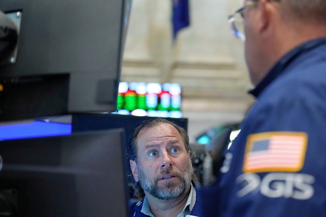 Asian shares trade mixed as oil prices rise
