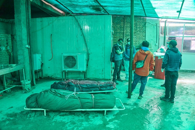 Nepal avalanche rescuers find more bodies as death toll rises to 15