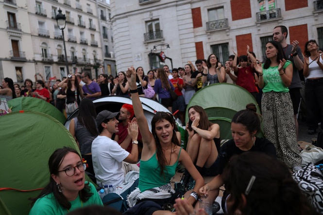 Spain set to ban evictions after nationwide outrage over 87-year-old removed from home