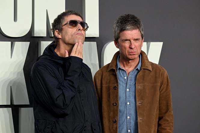 Oasis sale of archive recordings pulled after band ‘sues’