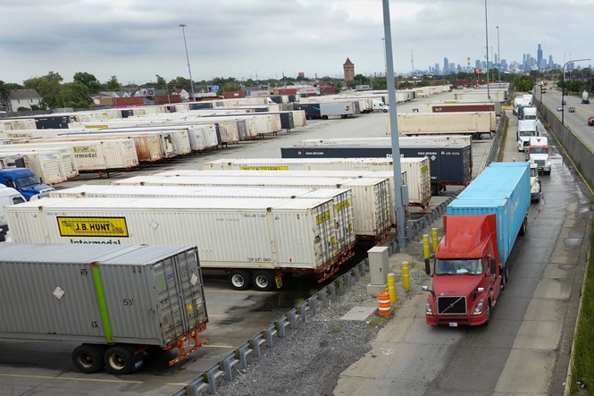 Over a dozen US trucking companies forced to file for bankruptcy amid diesel costs