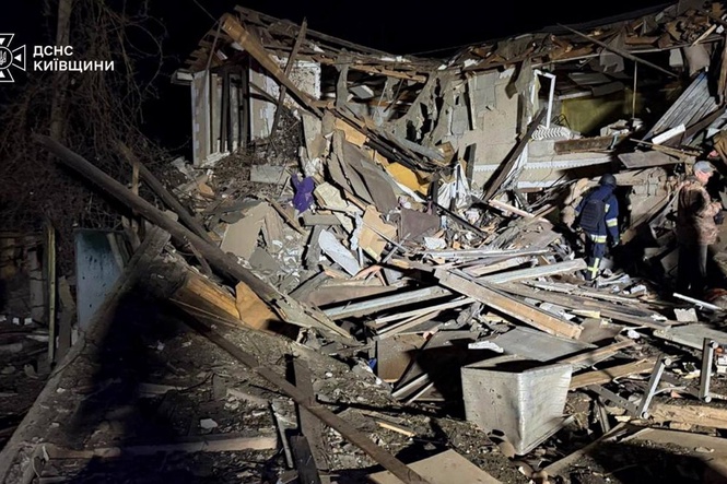 Russia pounds the Kyiv region, killing 4 and targeting the power grid