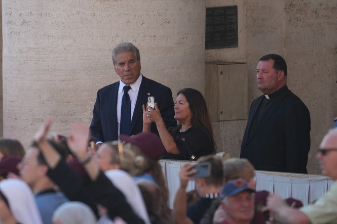 Hulk star Lou Ferrigno fulfils childhood dream meeting with Pope Leo XIV