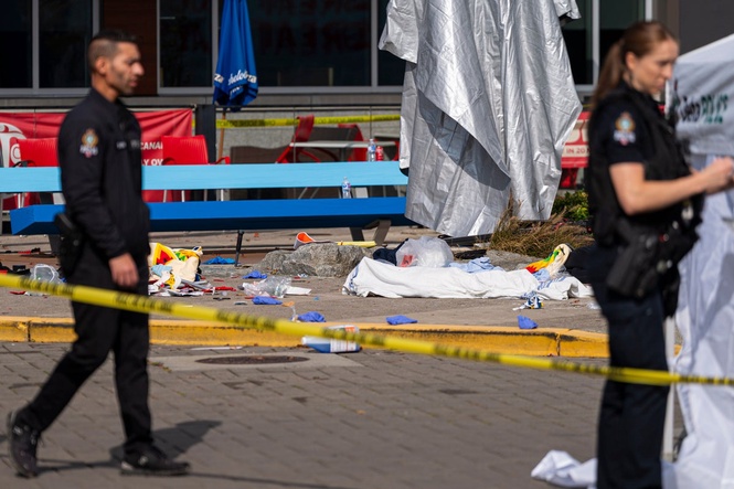 Crash at British Columbia mall kills 2, injures 2 after possible medical emergency