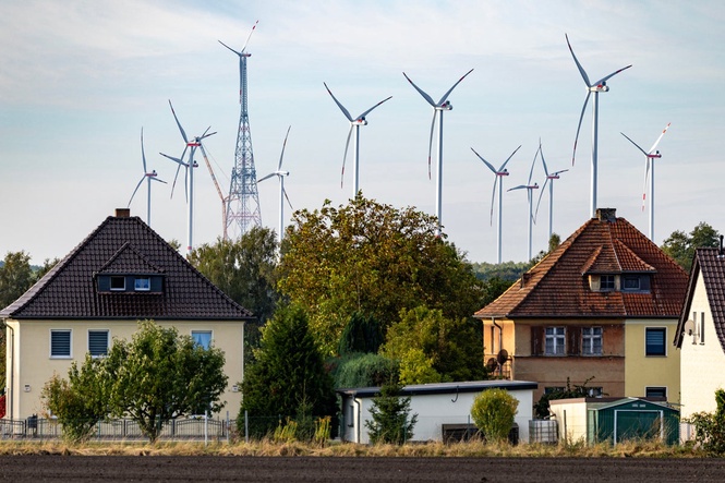 World’s tallest wind turbine unveiled in effort to harness stronger winds