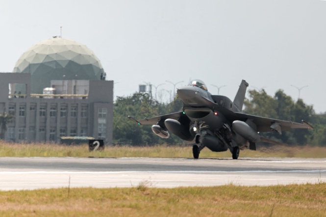 Taiwan receives first advanced F16V fighter jets in milestone moment for its defence against Chinese invasion