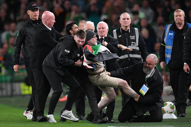 Pro-Palestine protests interrupt Ireland draw with Austria