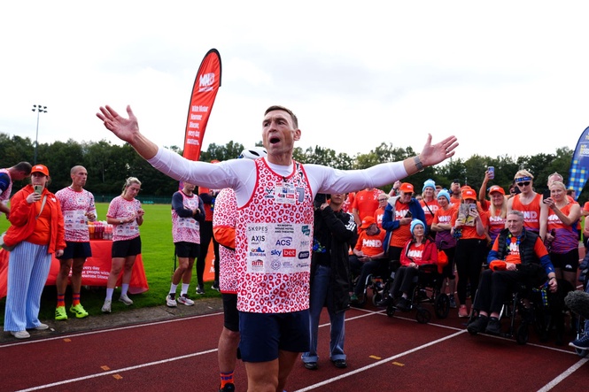 Sir Kevin Sinfield completes penultimate day of latest MND challenge