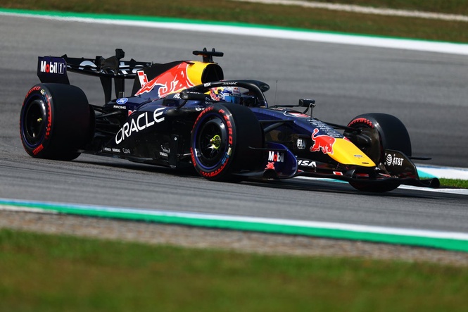 F1 Bahrain GP in Malaysia LIVE: Max Verstappen set for brilliant pole position in Sepang