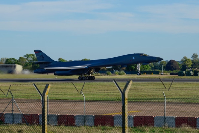 US Air Force withdraws all bombers from RAF Fairford after suspected terror plot
