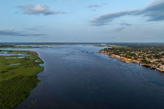 Boat crash horror leaves 30 dead and more missing in DR Congo
