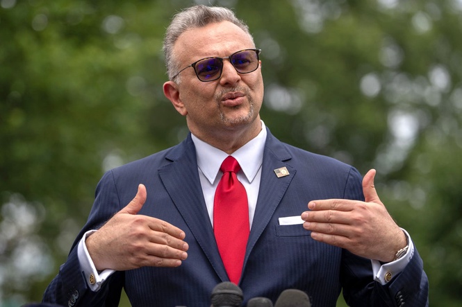 US envoy holds rare meeting with Sudan's top general in push to seek end to fighting