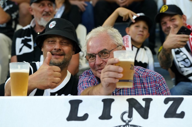 Drinking in stands at football a bad idea, national police lead says