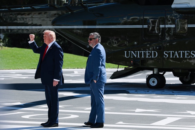 Washington airport gets extra warning before Marine One takes off with Trump