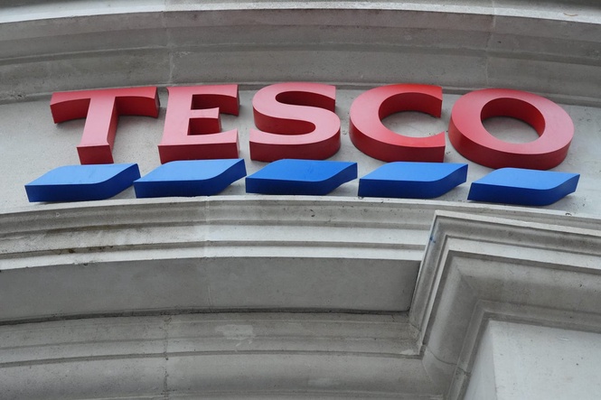 Tesco sales boosted by online shopping as consumers hunt for ‘value’