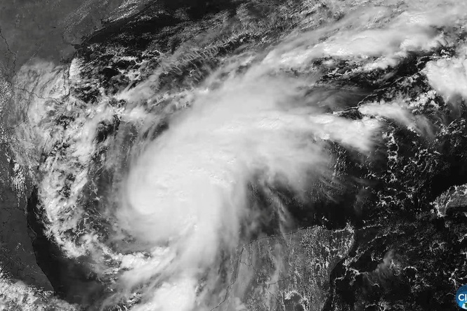 Hurricane Isaias barrels toward Gulf Coast as residents brace for life-threatening storm surge