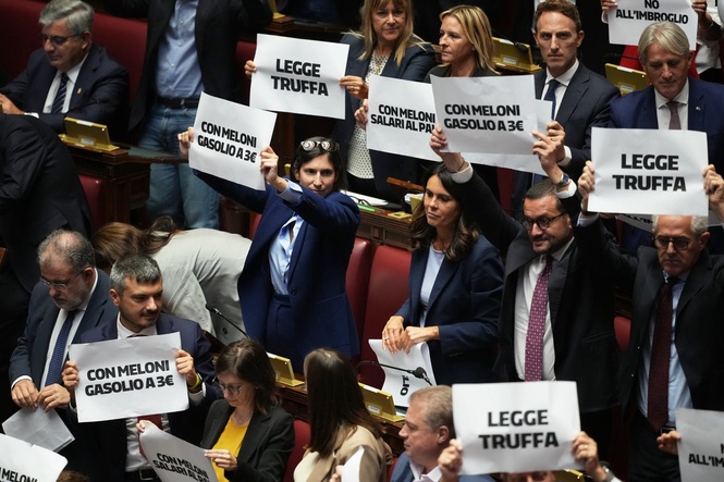 Italy’s parliament gives final approval to Meloni’s electoral reform