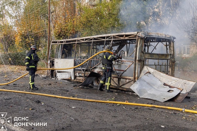 Russian bomb destroys public bus in Ukraine killing at least 30 people