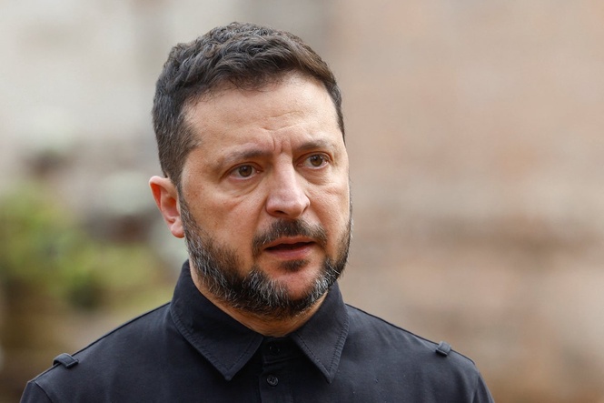 Zelensky criticises US ahead of peace talks in Florida