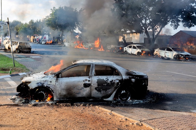 Vehicles torched in South Africa as protests over asylum ruling rage on