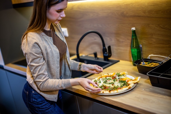 Late-night snacking carries a serious health risk, new study finds
