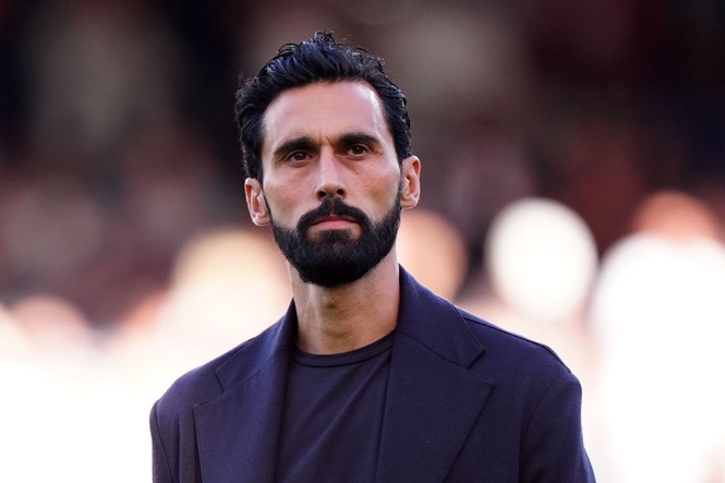 Alvaro Arbeloa hit with £25k FA fine after saying referee would 'not let Manchester United lose'