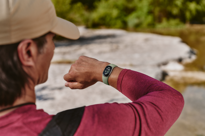 Google’s new Fitbit Edge has launched, and it could beat the Fitbit Air