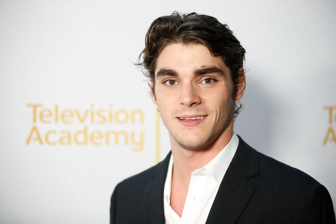 RJ Mitte became family’s breadwinner after mother’s tragedy: ‘I was my sister’s father figure’