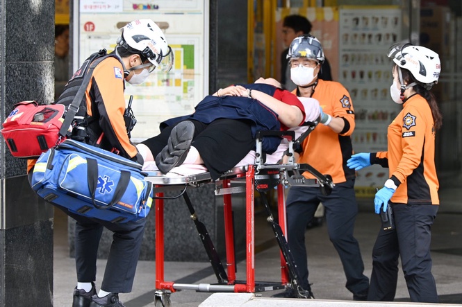 Man stabs at least 8 people in South Korean mall
