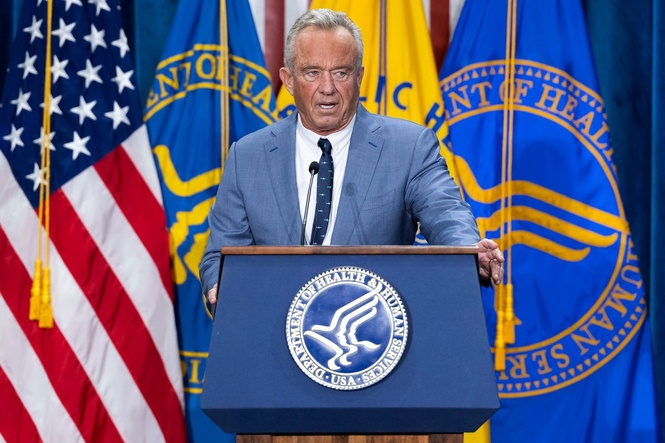 RFK Jr’s anti-vaccine views influenced decision to shelve U.S. bird flu response plan, sources say