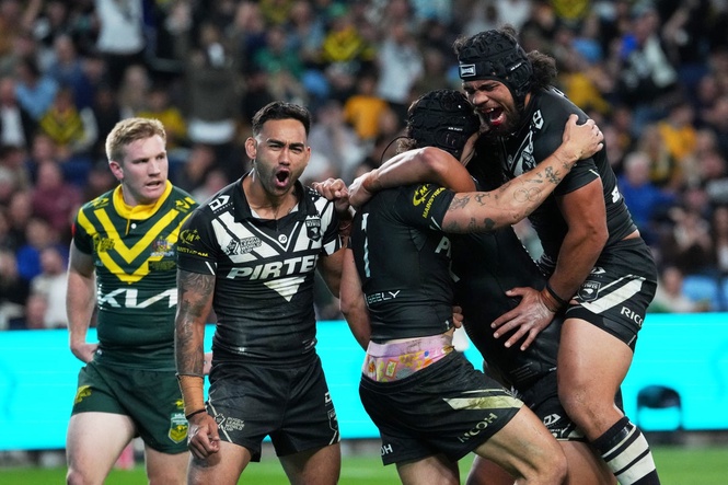 Kalyn Ponga scores Rugby League World Cup wonder try despite shorts coming down to reveal pink underpants