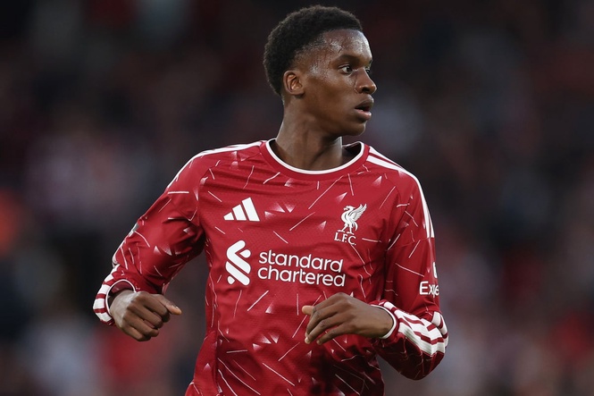 Iraola hints young Liverpool star will make first Premier League start against Brentford