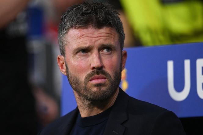 Michael Carrick must escape cycle of Manchester United circus and its old ghosts