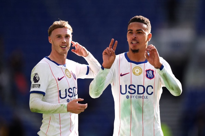 Morgan Rogers escapes red card before Pedro Neto fires Chelsea to away win